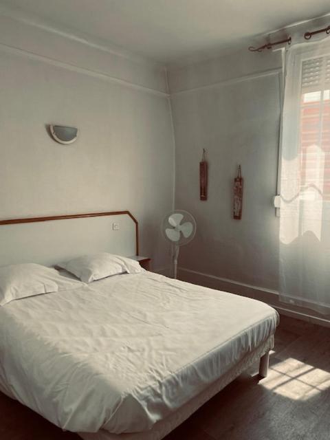 Hotel De Normandie Amiens Bagian luar foto